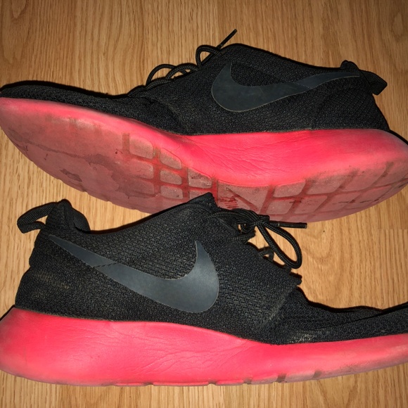 Used Nike Roshe size 10 - Picture 4 of 6